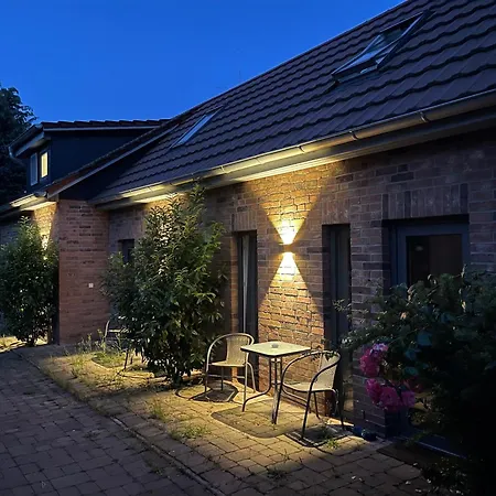 kleines Appartement am Schlossparkcenter Schwerin  Exterior foto