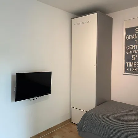 kleines Appartement am Schlossparkcenter Schwerin  Exterior foto